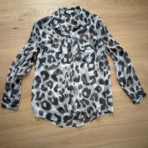 VGUC Equipment Leopard Silk Blouse Shirt size Medium